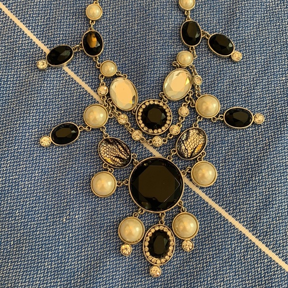 WHBM necklace - Picture 3 of 4